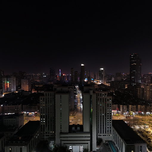 武漢市江漢區(qū)新華路體育場(chǎng)夜景