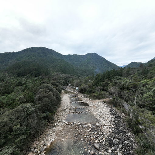 大草坪全景2 大草坪路口