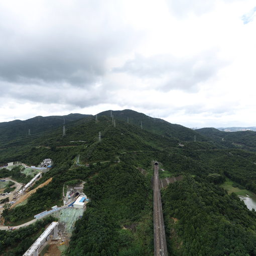 羊臺(tái)山隧道出口2020.6.15