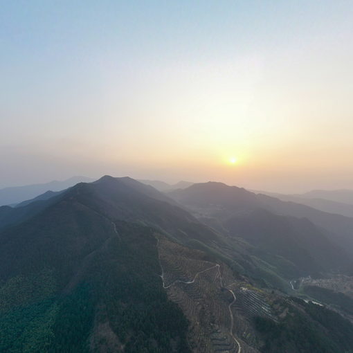 爬山看夕陽