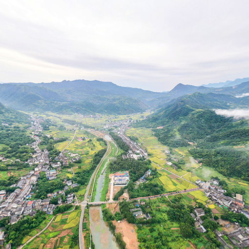 鬧村秋色