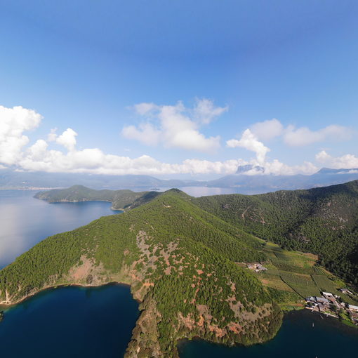 碧水藍(lán)天瀘沽湖